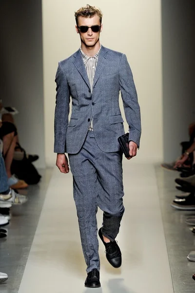 Look 2
